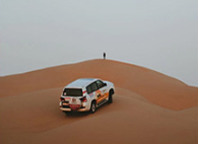 开云-老特拉福德球迷唱“卡塞米罗再待一年吧”，球员妻子致谢